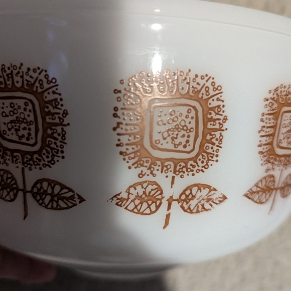 Vintage Fire King Sunflowers Casserole Dish With Lid 8 Inches - Picture 5 of 5